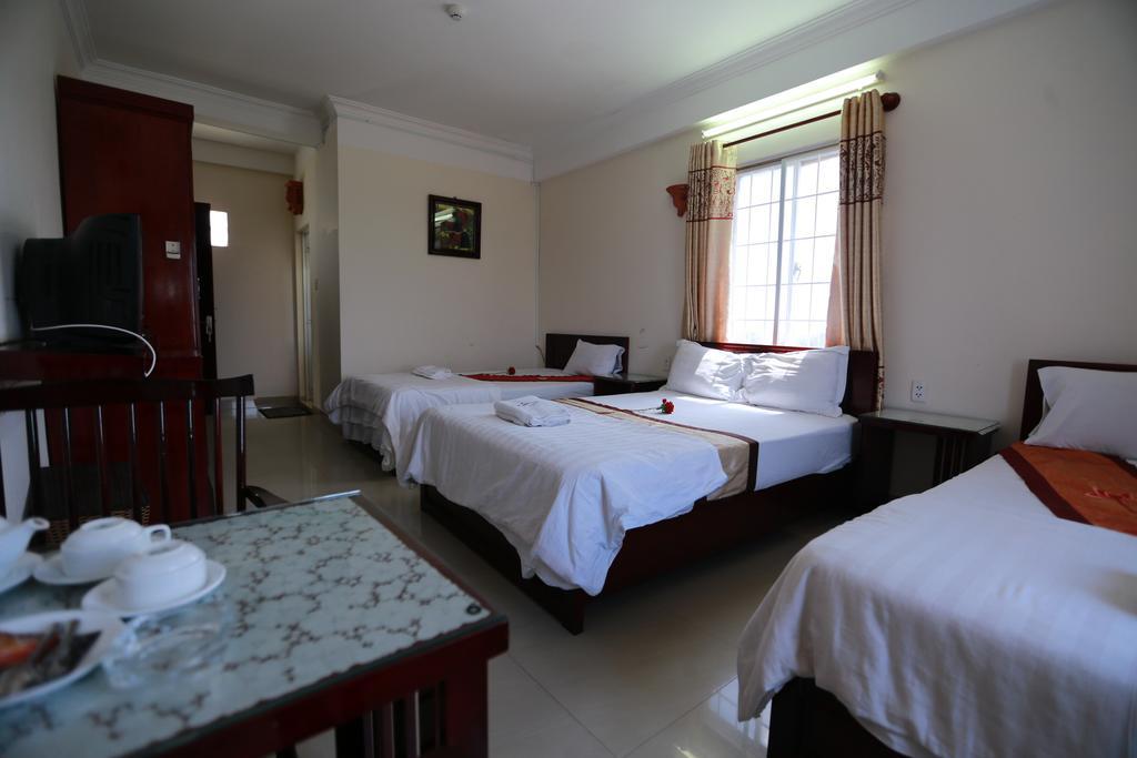 Nhiet Doi Hotel Туихоа Экстерьер фото